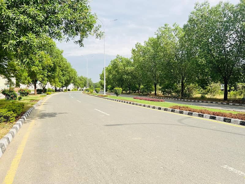 6 Kanal Residential Hot Location Plot Available For Sale In Lake City Sector M-3 11