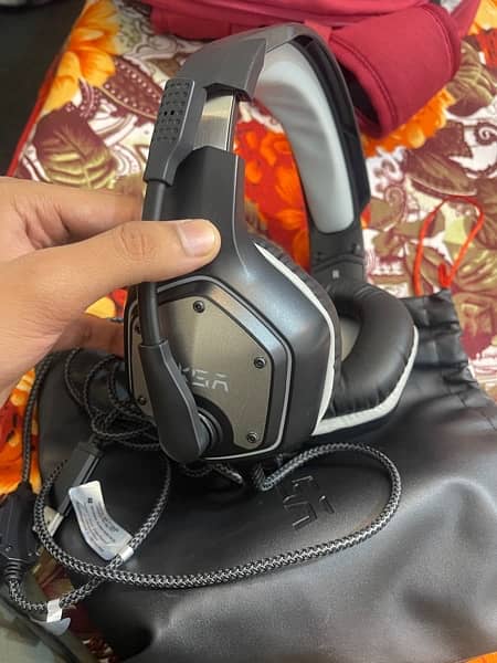 ESKA E1000 Gaming headset 1