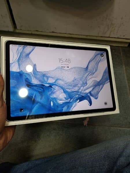 Samsung tab s8 5g with complete box and accesories 2