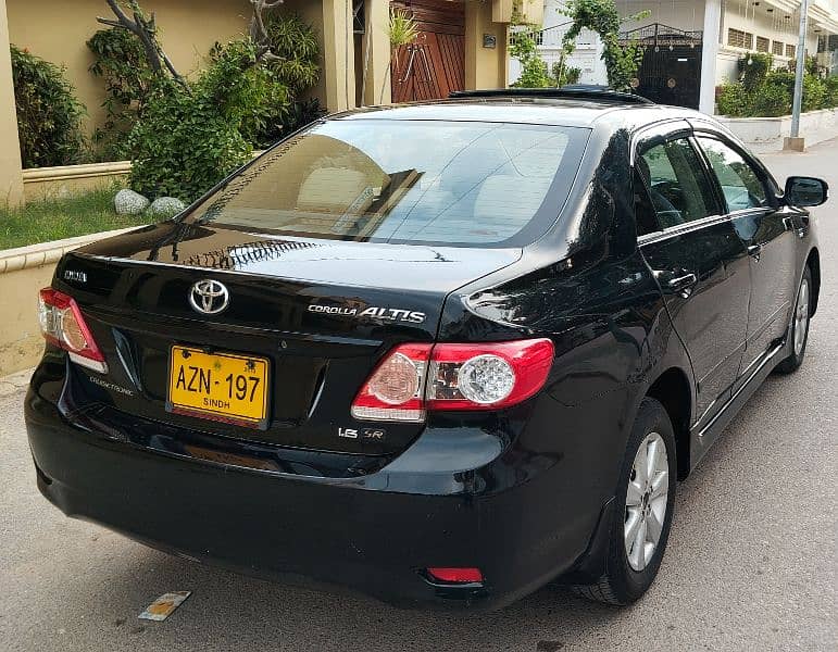 TOYOTA COROLLA ALTIS SR 1.6 MODEL 2013 BUMPER TO BUMPER ORIGINAL 10