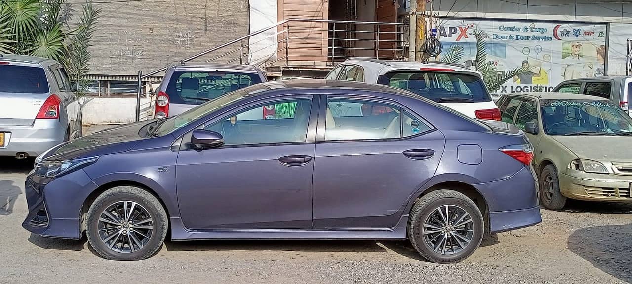 Toyota Corolla Altis 2021 x 1.6 5