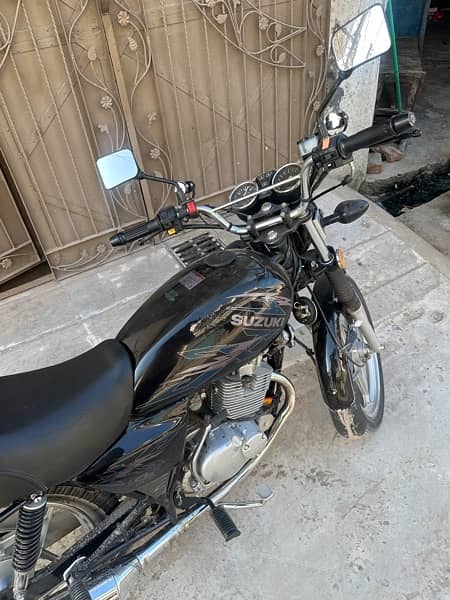 Suzuki gs 150 se 3