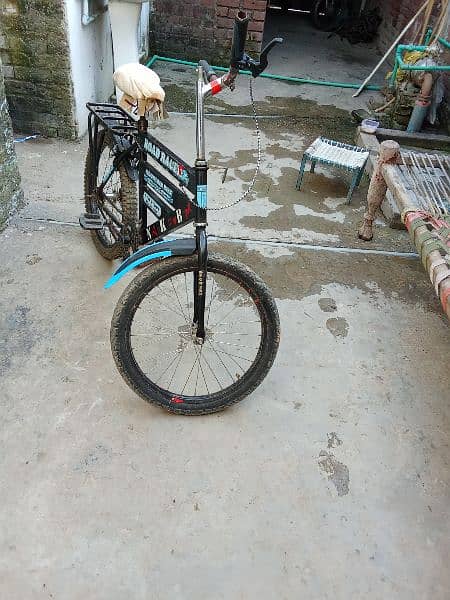 I'm selling my bicycle 10/9 condition 12000 3