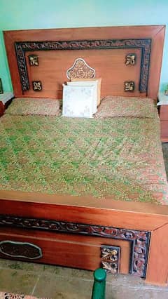 King size bed new condition 0