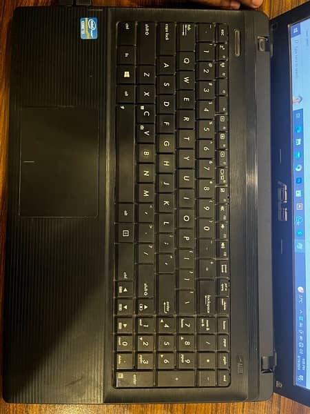 ASUS Laptop 3