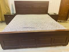 Bed set with mattress and dressing table