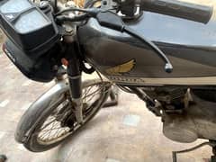 Honda 125 black color