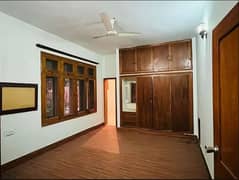 10 marla house for rent in johar town for family and office near market and all fcaluities 0