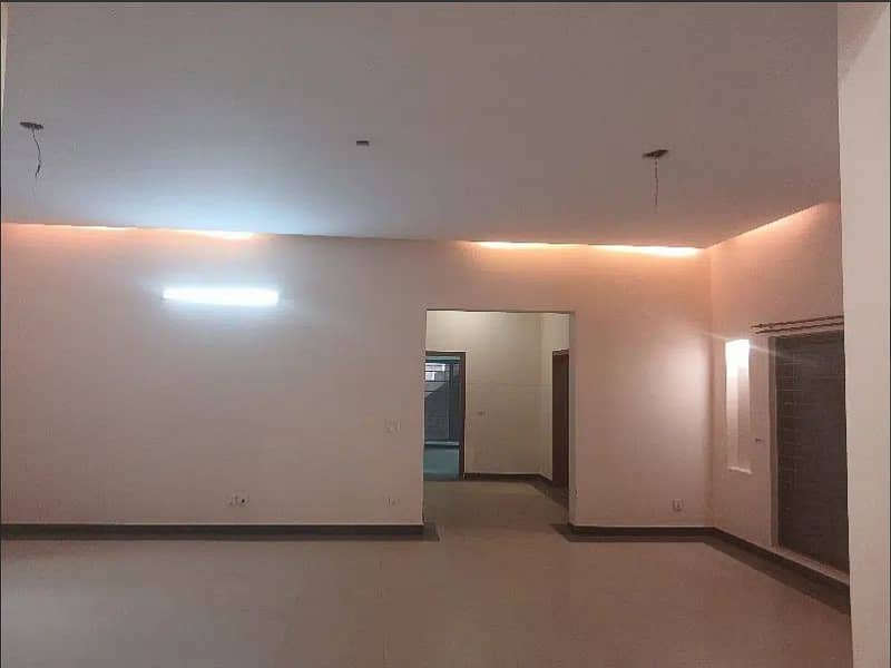 10 marla house for rent in johar town for family and office near market and all fcaluities 6