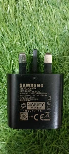 Orignal Samsung super fast charging from Dubai came with phone 2