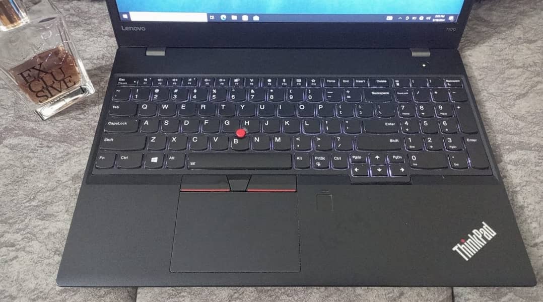 Lenovo ThinkPad T570 Core-i5 7th Gen 8GB 256GB 15.6" 9