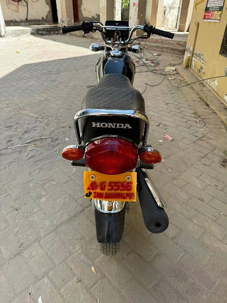 Honda 125 Special Edition 1