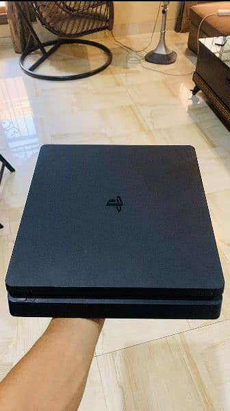 ps4 Slim 1tb with controller 4