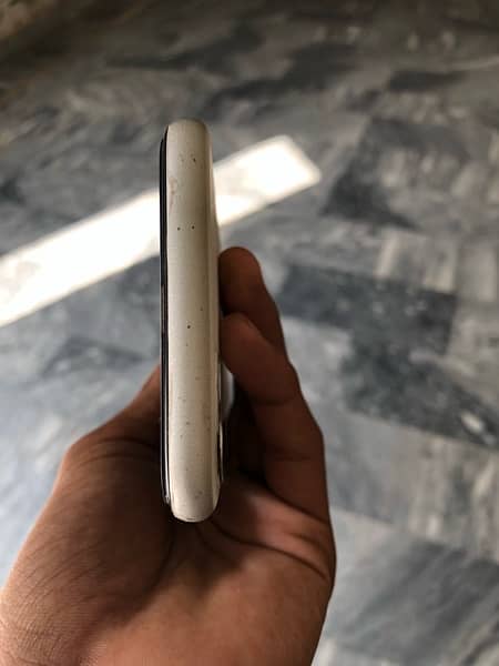 iPhone 11 64gb non pta 4