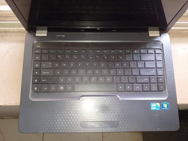 Hp Laptop Core (TM)i3 12