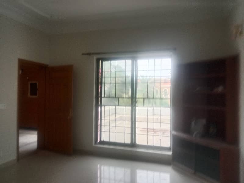 Double Unit 1 Kanal Prime Location Available House For Rent phase 2 R Block 5