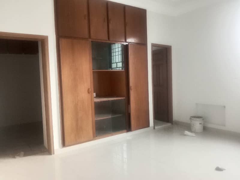 Double Unit 1 Kanal Prime Location Available House For Rent phase 2 R Block 8