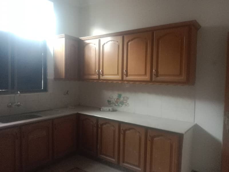 Double Unit 1 Kanal Prime Location Available House For Rent phase 2 R Block 9