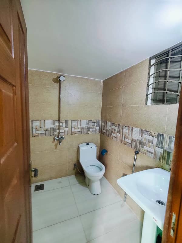 5 MARLA BRAND NEW TYPE CORNER HOUSE FOR SALE IN EDEN BOULEVARD 8