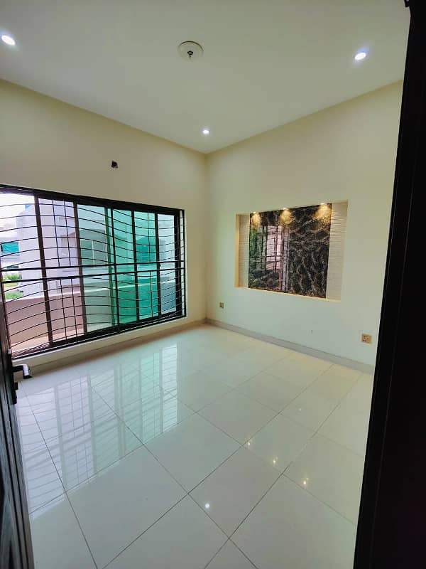 5 MARLA BRAND NEW TYPE CORNER HOUSE FOR SALE IN EDEN BOULEVARD 10