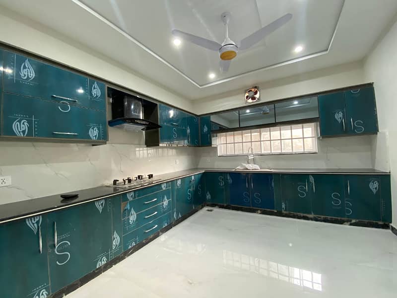 5 MARLA BRAND NEW TYPE CORNER HOUSE FOR SALE IN EDEN BOULEVARD 22