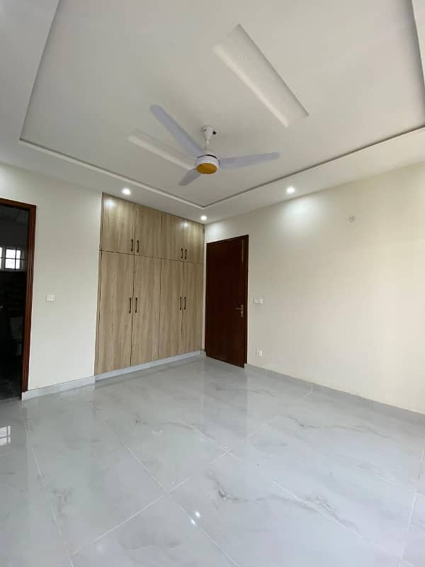 5 MARLA BRAND NEW TYPE CORNER HOUSE FOR SALE IN EDEN BOULEVARD 25