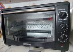 42 litre Black+Decker oven for sale (Like New)