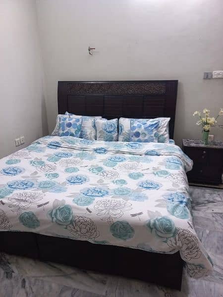 king size bed Along with side table and dressing 4