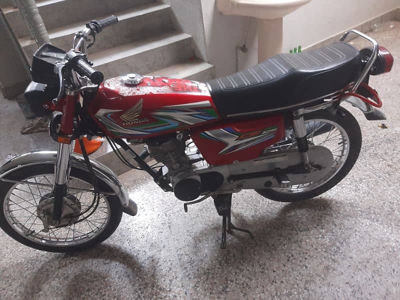 Honda 125 2023 model full genuine , 03358373862 , price kam ho jaye gi 2