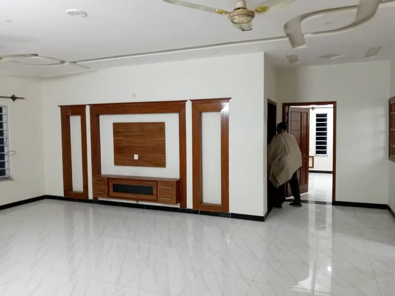 1 Kanal Beautiful Brand New Upper Portion With All Facilities At Reasonable Price 3