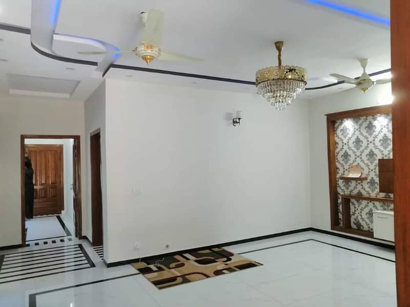 1 Kanal Beautiful Upper Portion With All Facilities At Reasonable Price 4