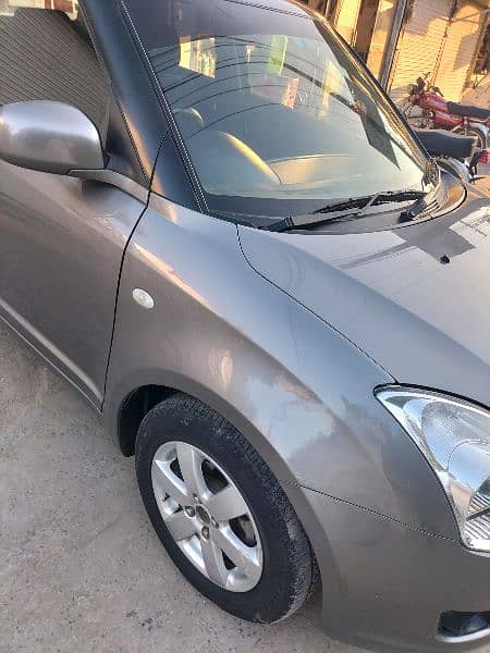 Suzuki Swift automatic 1.3 DLX 1