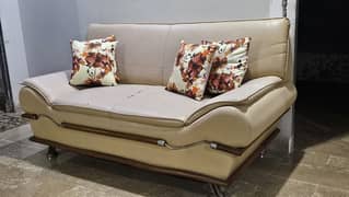 7 Seater Sofa in a very food condition