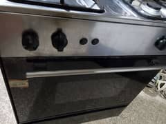 3burnar Cooking Range + Hobs for Sale . Call 0320-4671404