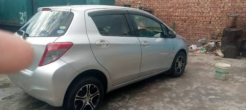 Toyota Vitz 2016 1