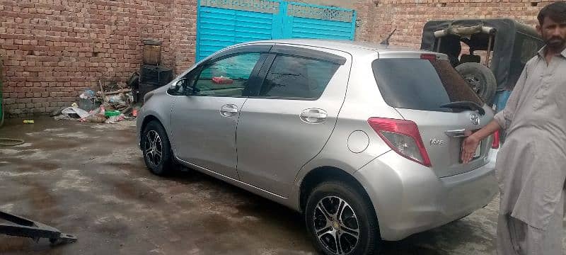 Toyota Vitz 2016 4