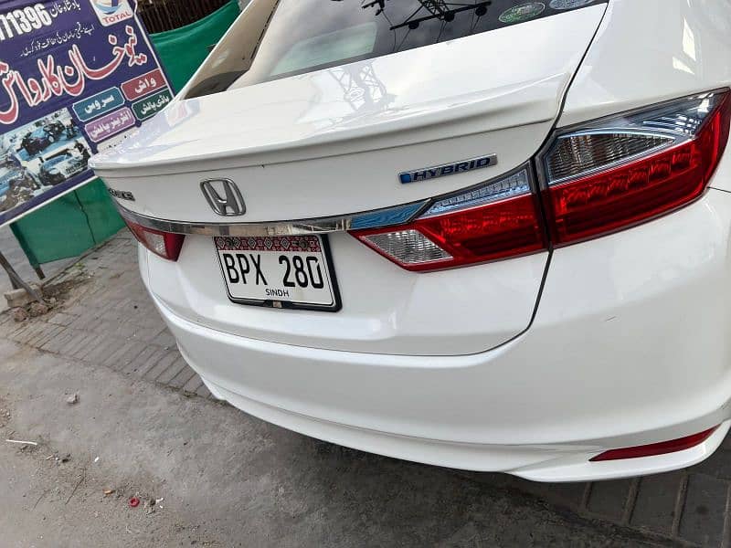 Honda Grace Hybrid 2015 6