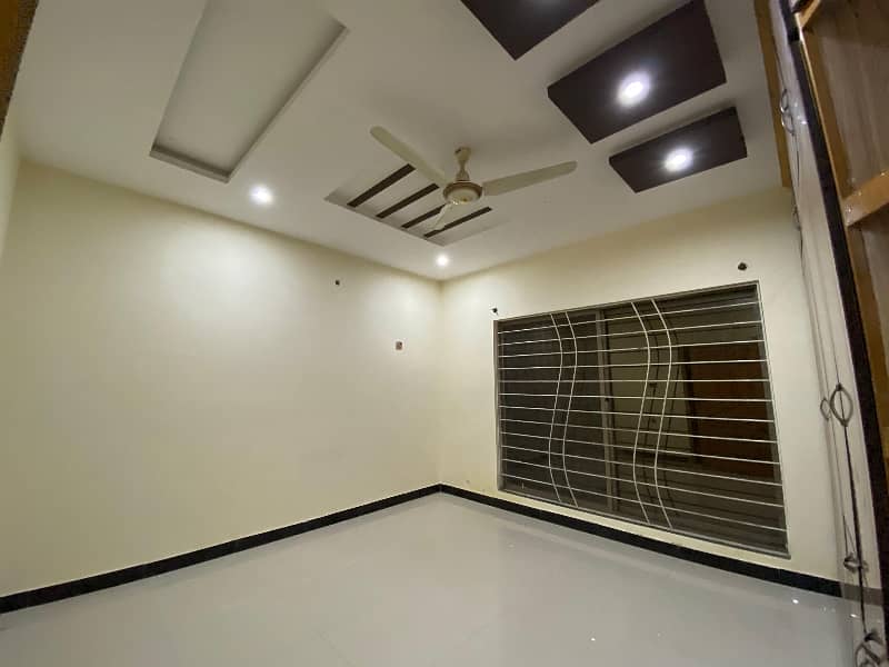 10 Marla Like Brand New With Basement Triple Unit Full House Available For Rent Bahria town Rawalpindi 3