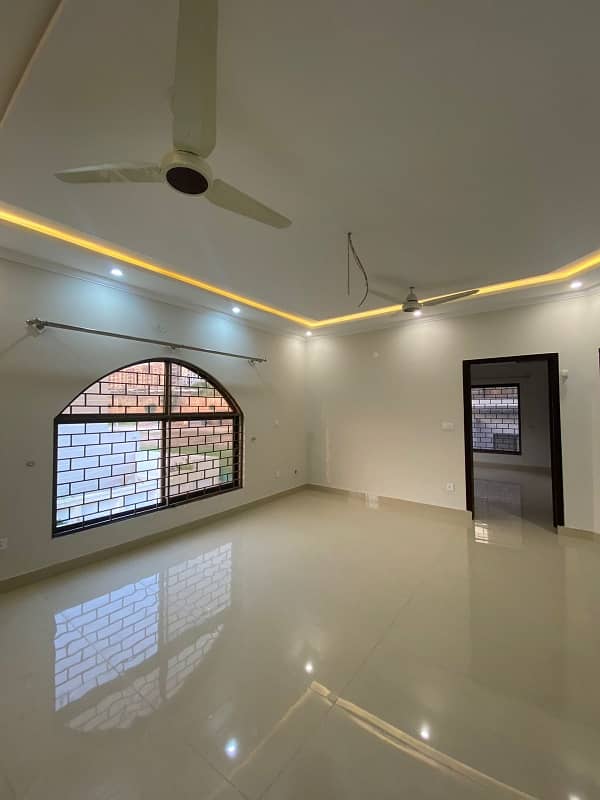 Ground Portion Lock 10 Marla Brand New Upper portion Available for Rent Bahria town phase 8 Rawalpindi 3