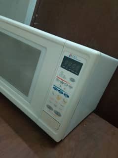 Microwave Extra Large Size Made in  Korea For Sale . Call 0320-4671404