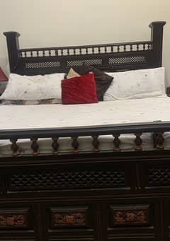 wooden King BedSet for room in good condition 0