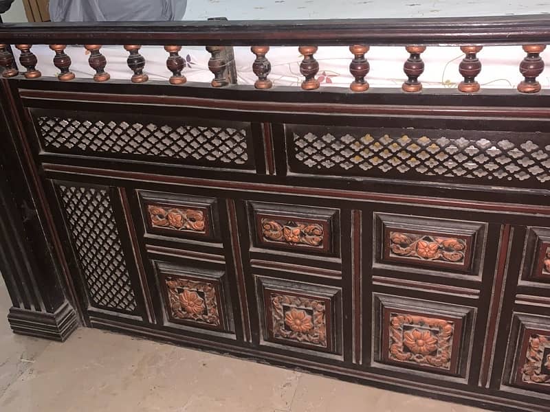 wooden King BedSet for room in good condition 2