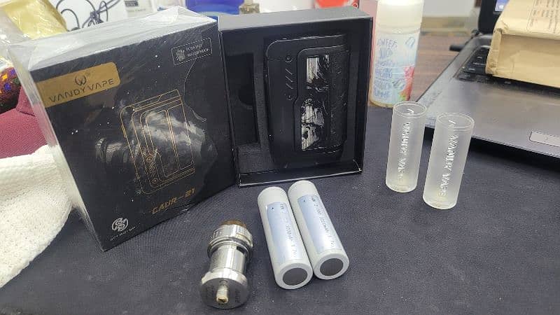 Vandy Vape Gaur 21 200W Mod with box (Almost New) 1