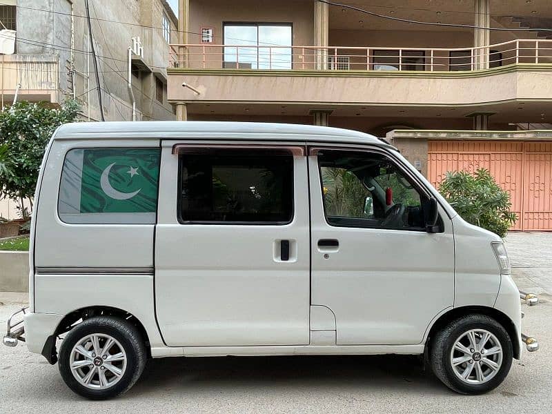 Daihatsu Hijet 2013 3