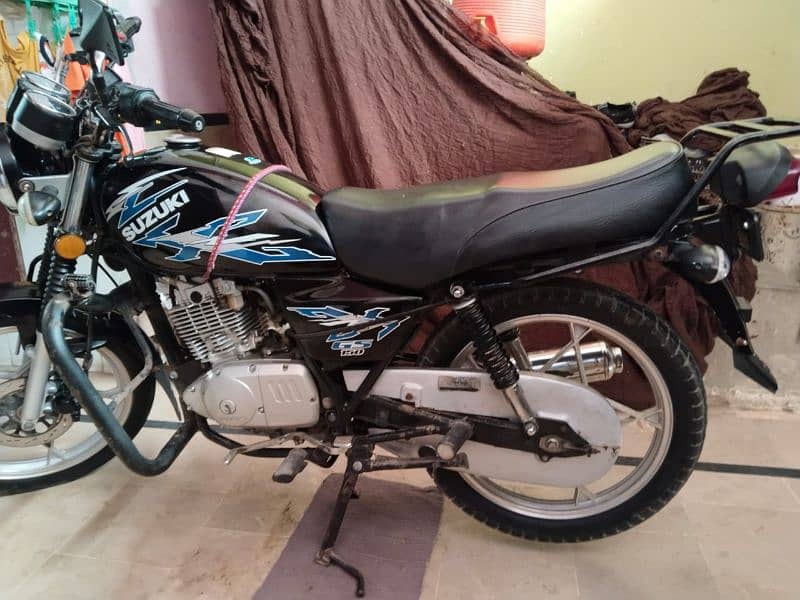 Suzuki GS 150 SE Model August 2022 Urgent for Sale 13