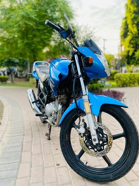 Yamaha ybr 2016 model blue color is up for sale 3