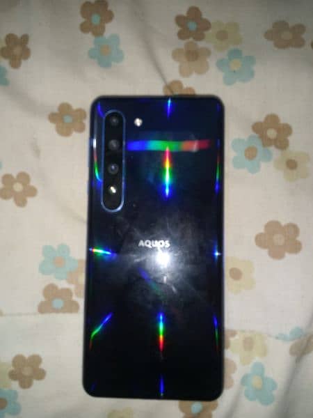 Aquos r5 0