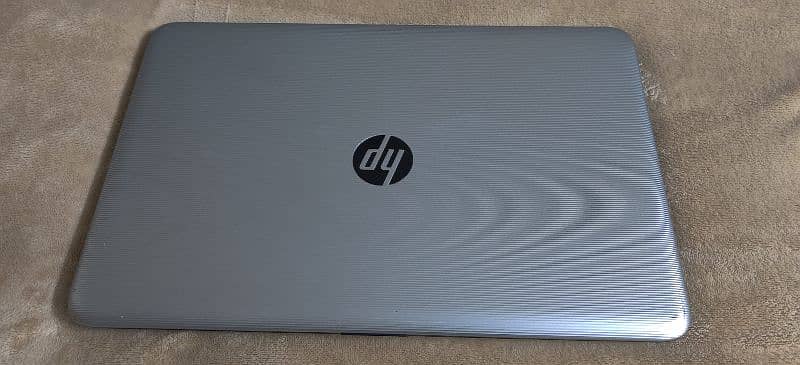 Laptop HP Amd A10 7th gen radeon R5 graphic card 0