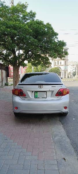 Toyota Corolla Altis 2010 1