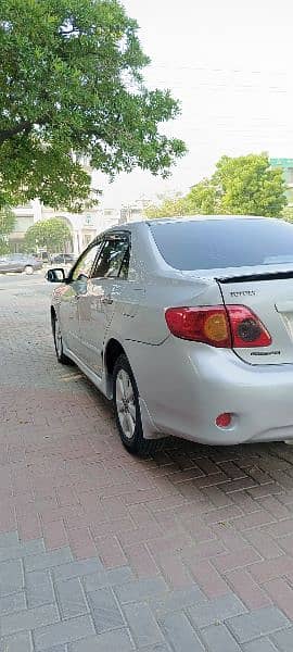 Toyota Corolla Altis 2010 4